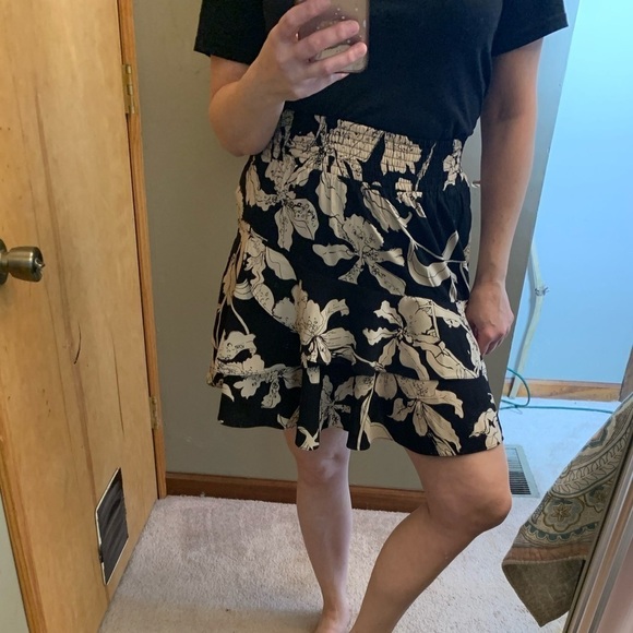 CAbi Isabel Asymmetrical Ruffle Tiered Y2K Skirt - Picture 8 of 10